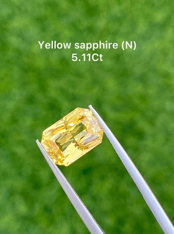 YELLOW SAPPHIRE (N) 5.11 CT